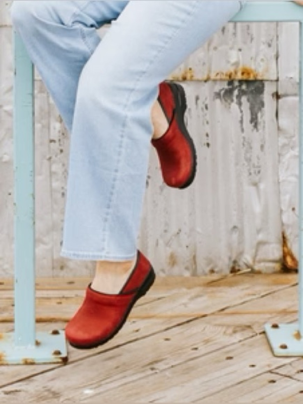 Sanita Red Oiled Nubuck Professional Clogs EU 40 US Women’s 9–9.5 Danish Slip-On